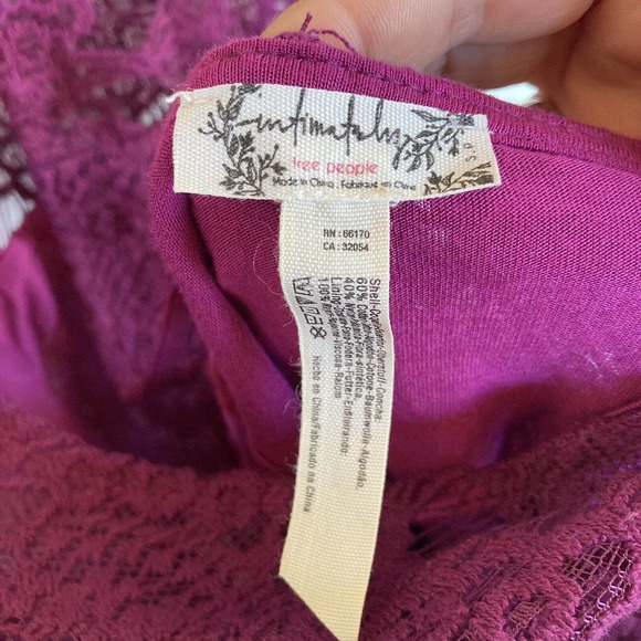 Free People Dress Womens Size S Fuschia Daydream Crochet Cut Out Back Fitted - Picture 5 of 6